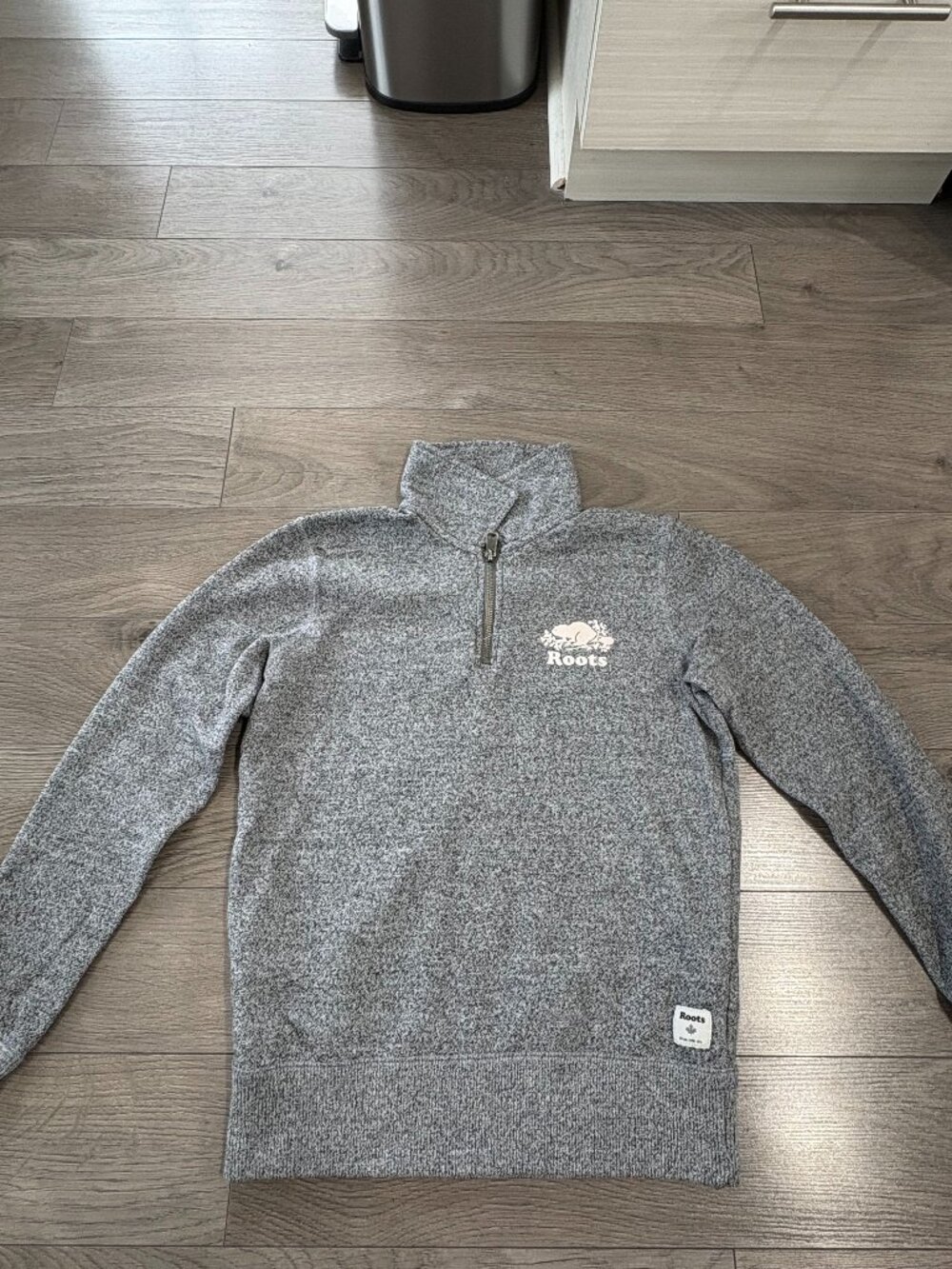 Women’s Roots Salt & Pepper Polo Sweatshirt – Size XS –Great Condition